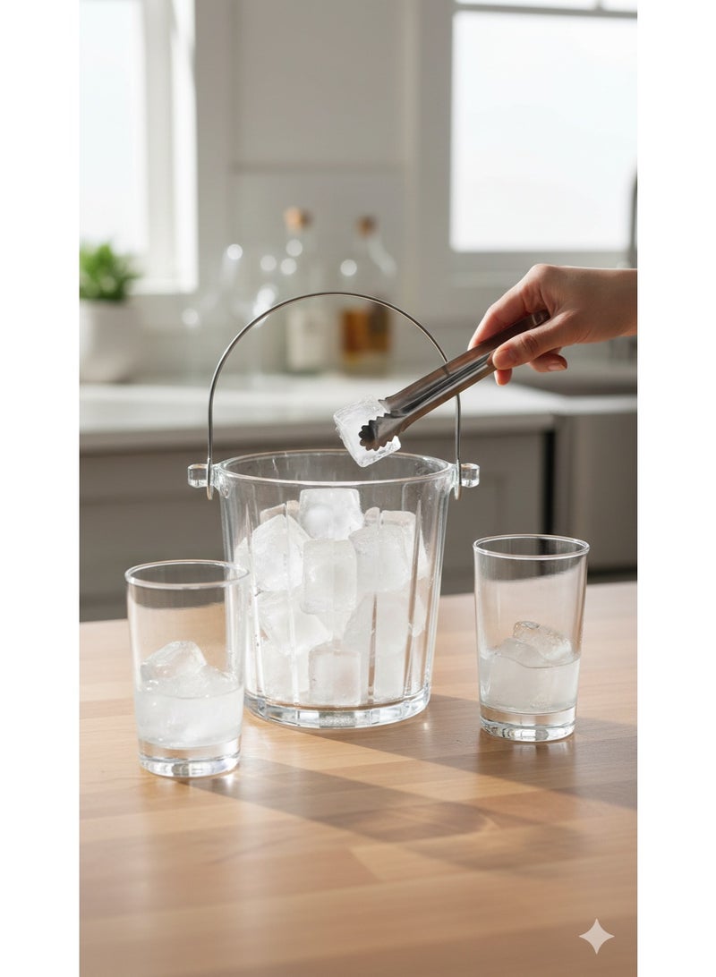 دلو ثلج زجاجي فاخر بسعة 980 مل مع تصميم كلاسيكي أسطواني أنيق، مصنوع من زجاج صودا وجير متين عالي الشفافية، مع مقابض معدنية قوية وملقط ثلج مرفق، مثالي للمناسبات المنزلية، الحفلات، تقديم المشروبات، طاولة البار، استخدام فخم للمشروبات الباردة والكوكتيلات، مقاوم للكسر وسهل الحمل والنقل، تصميم ريبيد خطوط طولية بارزة لعكس الضوء وإضافة لمسة ديكورية أنيقة، مناسب للاستخدام اليومي والاحتفالات الاجتماعية والمناسبات الخاصة والضيوف، Ice Bucket Ice Pail Glass Luxury Clear Ribbed Design Handle Tongs Party Bar Serving Drink Cooler - Image 5